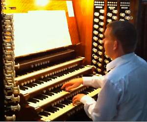 image of Keith Hearnshaw, organist